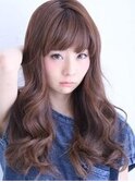 大きいカールでカワイイ感じを出したダウンスタイル