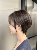 40代50代60代耳かけショート前髪なしハンサムショート白髪ぼかし