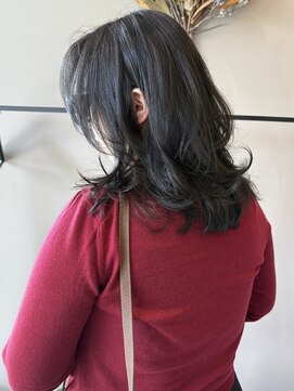 ニール(niil) 【REINA】海外風ミディアムレイヤー/カーテンバング