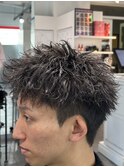 無造作ツイスパ風刈り上げスパイキーショート