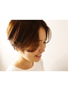 丁寧なカウンセリングと自然な髪の動きをみながらカットをするため、おうちでも扱いやすくスタイリングも◎