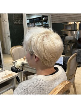 リーツチウラ(Яe 土浦) Whitecolor