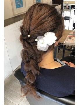 ギフト リビング(Gift Living) 結婚式*ヘアアレンジ*エルサヘアー