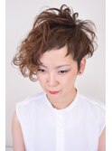 アシンメトリーショートスタイル