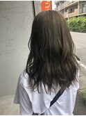 セミロングオリーブグレージュ