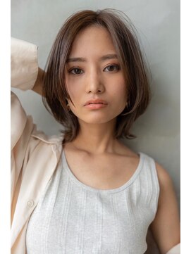 メゾンバイハバナ(maison by HAVANA) 大人かわいいフェザーバングカーキグレージュミディアムウルフ