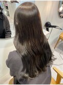 オリーブグレージュ