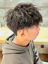 《*ハイウェイトのツイストスパイラルパーマ*》サイドのラインを高めに設定した、清潔感あるスタイル* 