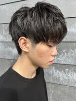 ヒュイル バイ ニアウ(Hwyl by Niau) メンズマッシュパーマスパイラルパーマニュアンスパーマフェード