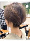 マッシュショートボブ/フェザーバング/カーキグレージュ