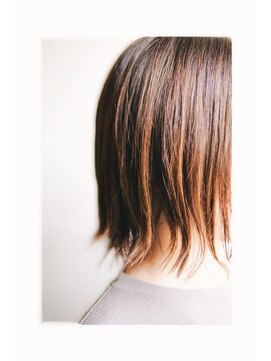 ナナシ(NaNaShi) 切りっぱなしボブ