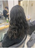 《tomi》切りっぱなし×カーリーパーマ