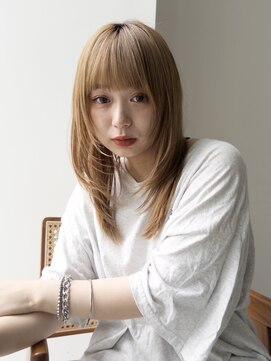 ディッセンバー 神宮前(December) ワイドバングオレンジベージュレイヤーカット顔周りカット