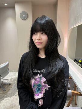 ジーナ 梅田茶屋町(Zina) レイヤーカット×艶暗髪