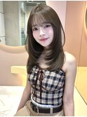 レイヤーカット オリーブベージュ シースルーバング 顔まわり