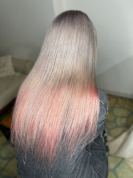 ヘアーデザインルアナ(Hair design Luana.) ホワイトシルバー×ピンク