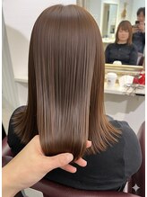 施術　ichiryuオリジナルの最上級のブレンドクリームを使用します