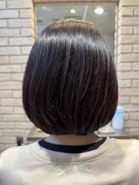 ルームス(ROOMS) 銀座流・美シルエットボブ。360度美しく、お手入れを最小限に
