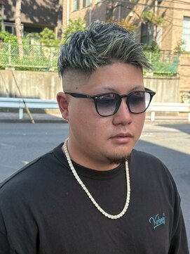 一鳳庵　【イオアン】 スパイキーショート フェード メンズカット　アップバング