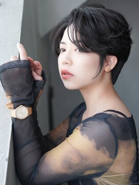 カライング(ing) 大人可愛い20代30代40代前下がりひし形小顔ボブ