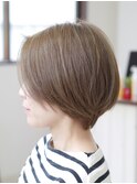 赤みを抑えたアッシュ系グレージュ