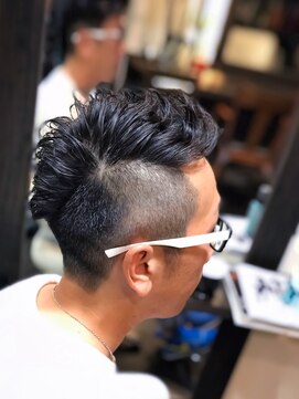 オムヘアーバイグルーマーズ(HOMME HAIR by GROOMER/S) #サイドパートモヒカン#刈り上げパーマ#hommehair2nd櫻井