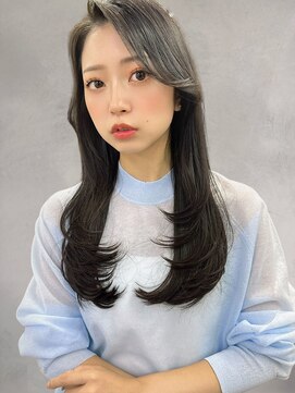 インビテーション(invitation) グレーベージュアッシュオリーブレイヤーロングミントアッシュ