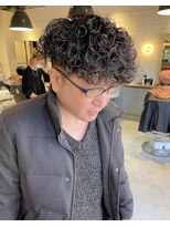 フリーク バーバーショップ 都島店(FREAK BARBER SHOP) 黒髪波巻きスパイラルパーマ無造作ツーブロックマッシュ