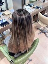 アウラ(AURA)&nbsp;グレージュカラー透明感カラーオリーブカラー