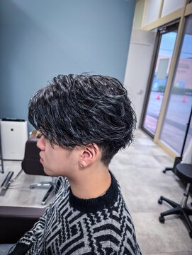 イコール(equal) フェザーショートパーマスタイル