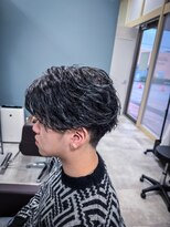 イコール(equal) フェザーショートパーマスタイル