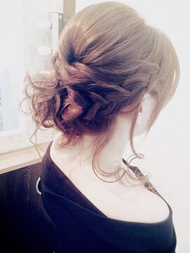 ヘアメイクサロンシャルメ(Hair Make Salon CHARMER) ナチュラルサイドアップ