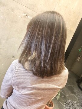 キー(kｅｙ) アッシュベージュ