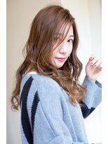 目にかかる前髪がかわいい　ナチュラルロング
