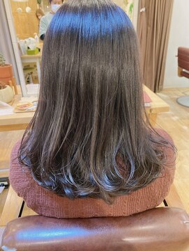 ヘアスペース リズム グリーン(Hair space Rizm green) ブラック×ピンクラベンダー 30代40代50代60代