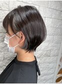 バレイヤージュアッシュカラーツヤ感ノーブル前下がりショート