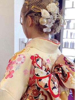 【ノープランOK】特別な日はプロの手で華やかに!着付け・ヘアセット・メイクまでトータルでご対応します♪