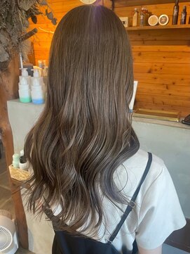 ビスクヘアデザイン(bisq hair design) ［グレージュ/ベージュ/ロング/顔まわりカット/前髪カット］