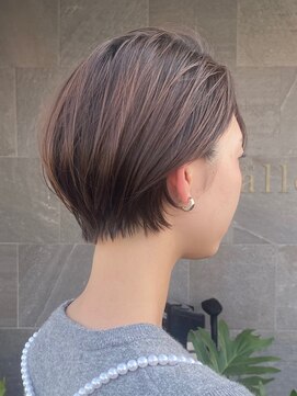 メゾン アヴァロ(Maison Avallo) 大人女性の綺麗めショートボブ