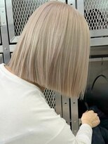 ウィコ 新宿(WICO)&nbsp;ペールシルバー[新宿駅/前髪/アンブレラカラー/イメチェン]