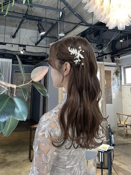 スタンド(STAND) 巻きおろしお呼ばれアレンジ