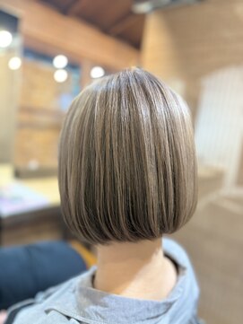 ゼンドットカラスマ(Zen.karasuma) ハイライトボブ