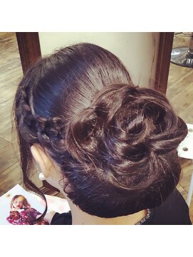 ヘアーアンドメイク アール(hair&make R) ★hair&makeR★カメリアシニヨン