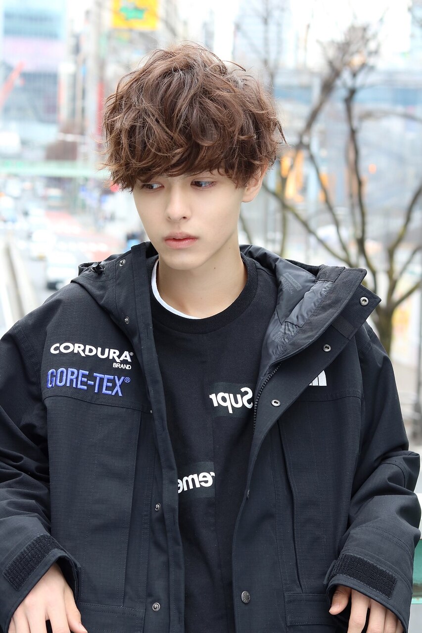 ラフスパイラルフェザーマッシュ 強めパーマ スモーキーベージュ