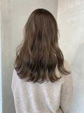 ヌイ 横浜(nui) オリーブベージュ_エアリーミディホワイトアッシュ