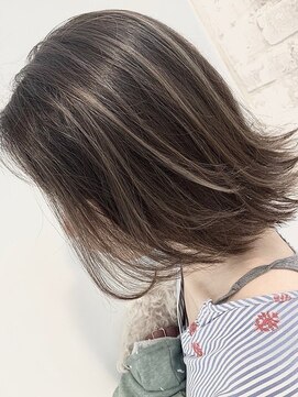 グロウ 大井町(grow) 《grow 大井町》3Dハイライトの外ハネショートボブ