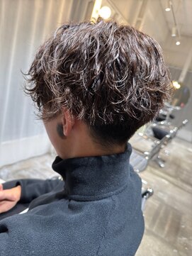 ストレータ バイ マリオ(Strata by mario) 【mami】ゆるめ波巻きパーマ