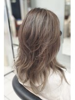 ヘアースタジオ ジェイワン(hair studio J ONE) 30代40代50代60代ホワイトベージュ ウルフレイヤーロング
