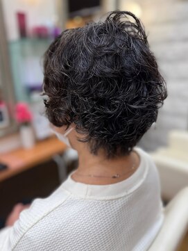 ヘアーメイク ツインズ(Hair Make TWINS) くせ毛風カールパーマ