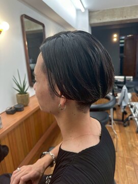 ザデイトウキョウ 表参道 青山(THE DAY TOKYO) MEN'S HAIR/縮毛矯正/刈り上げセンターパート/表参道駅